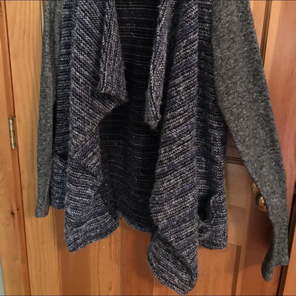 Sweater/Jacket - Picture 3 of 3